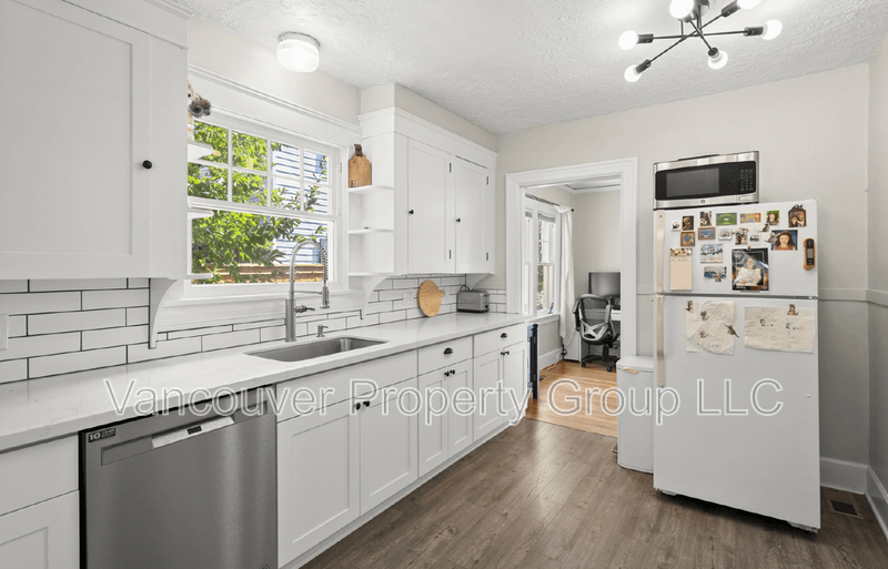 310 E 22nd St - Photo 7 of 12