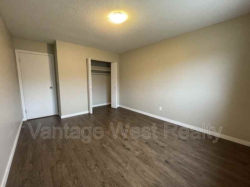 303 Husch Rd - Photo 6 of 7