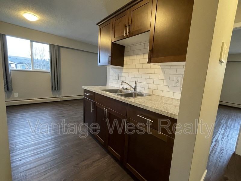 204 Husch Rd - Photo 4 of 10