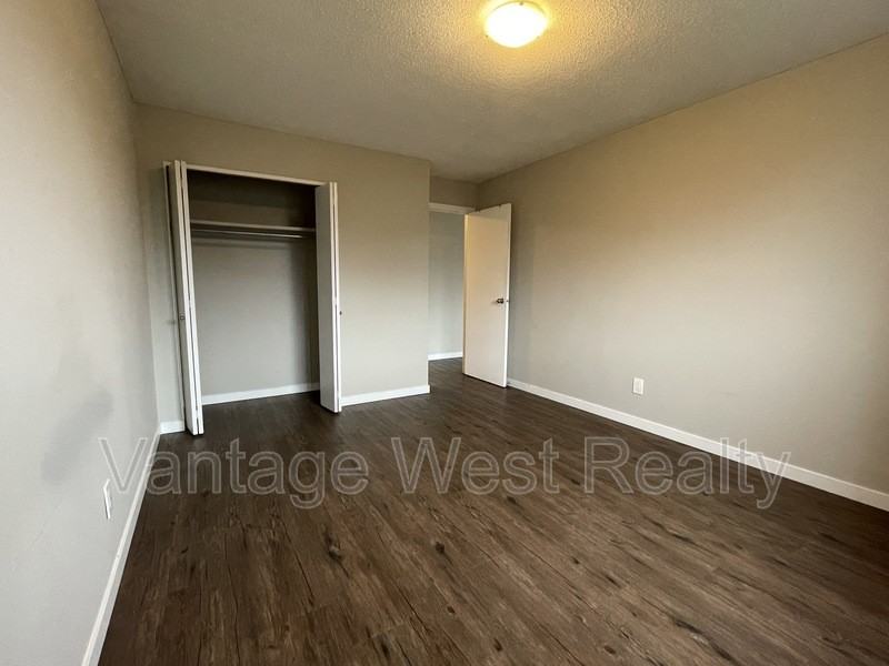 204 Husch Rd - Photo 7 of 10