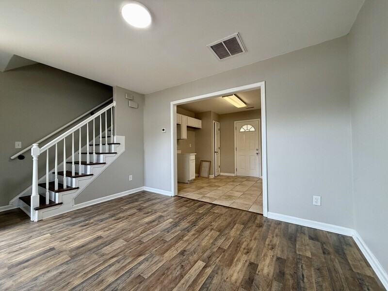 3746 Glenwood Dr - Photo 3 of 22