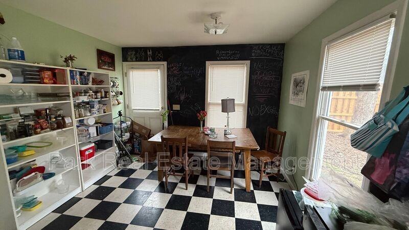 505 N Greensboro St #D - Photo 4 of 12