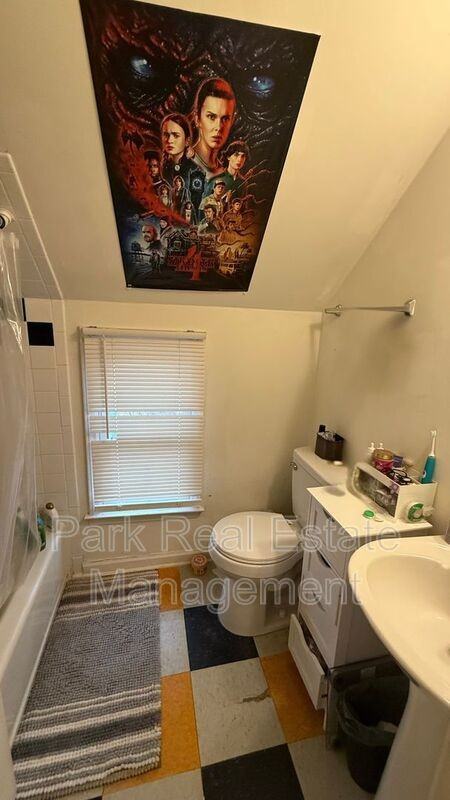 505 N Greensboro St #D - Photo 6 of 12