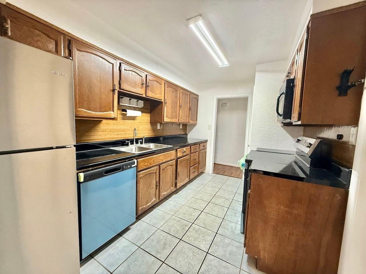 6100 Windmill Rd - Photo 6 of 17