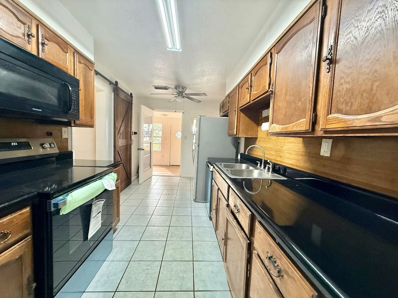 6100 Windmill Rd - Photo 7 of 17