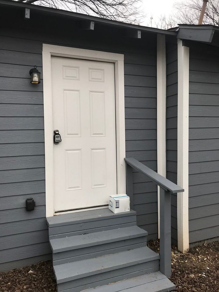 512 Graham Ave - Photo 3 of 19