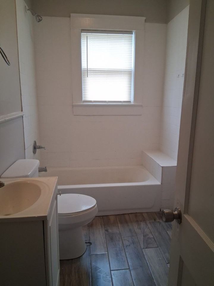 7017 Division Ave - Photo 4 of 6