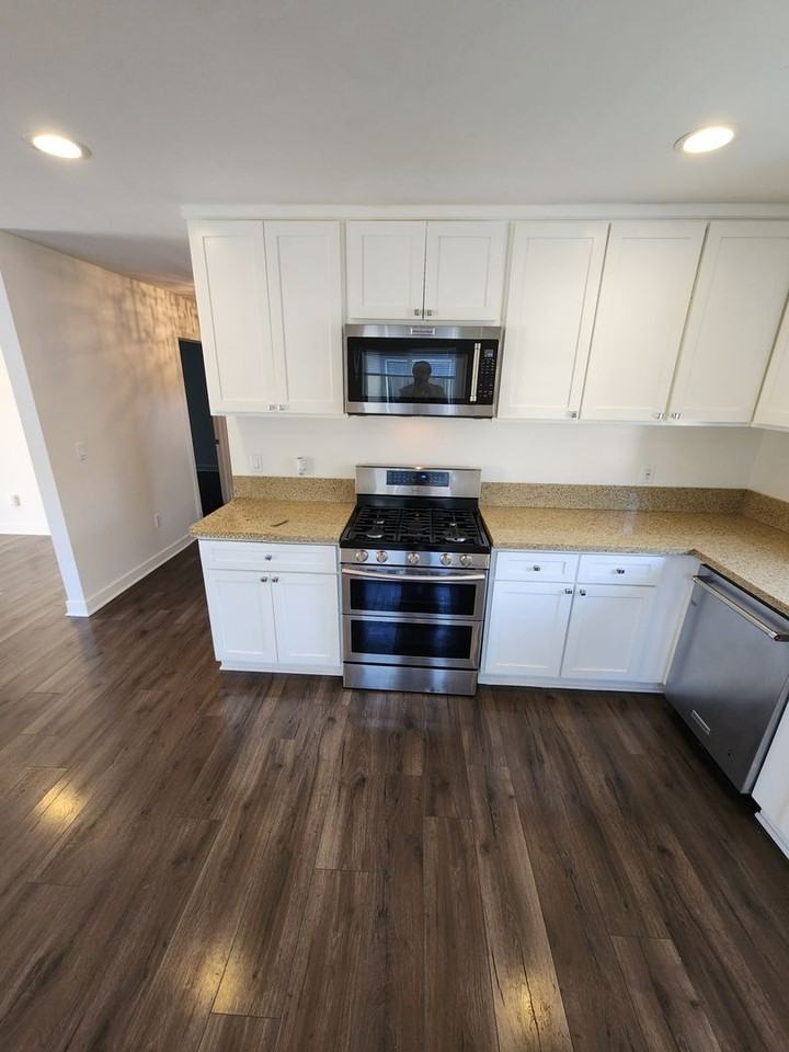 1629 W Summit St - Photo 5 of 33