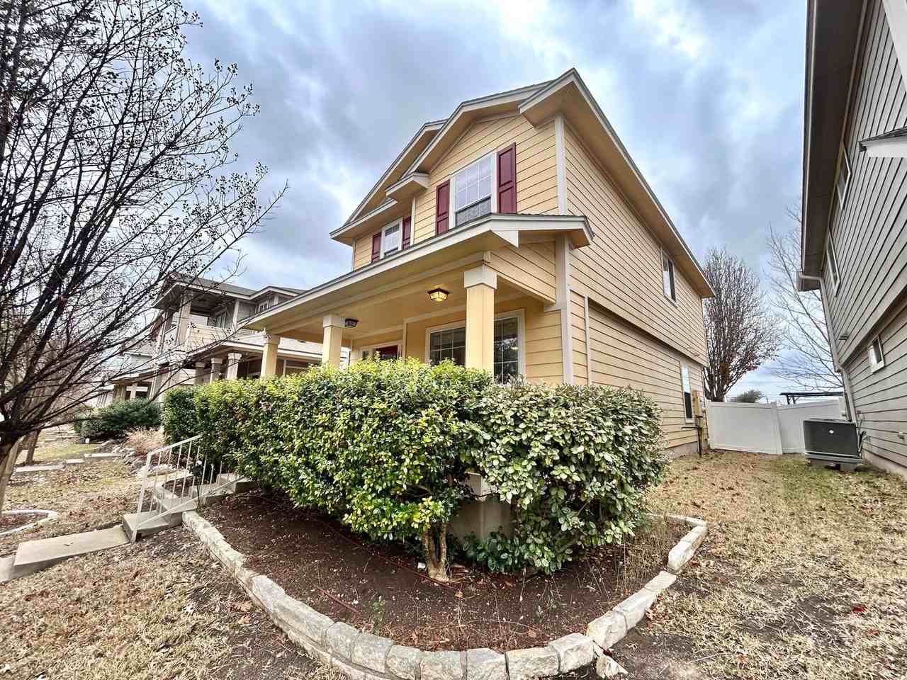 609 N Cascades Ave #1 - Photo 2 of 31