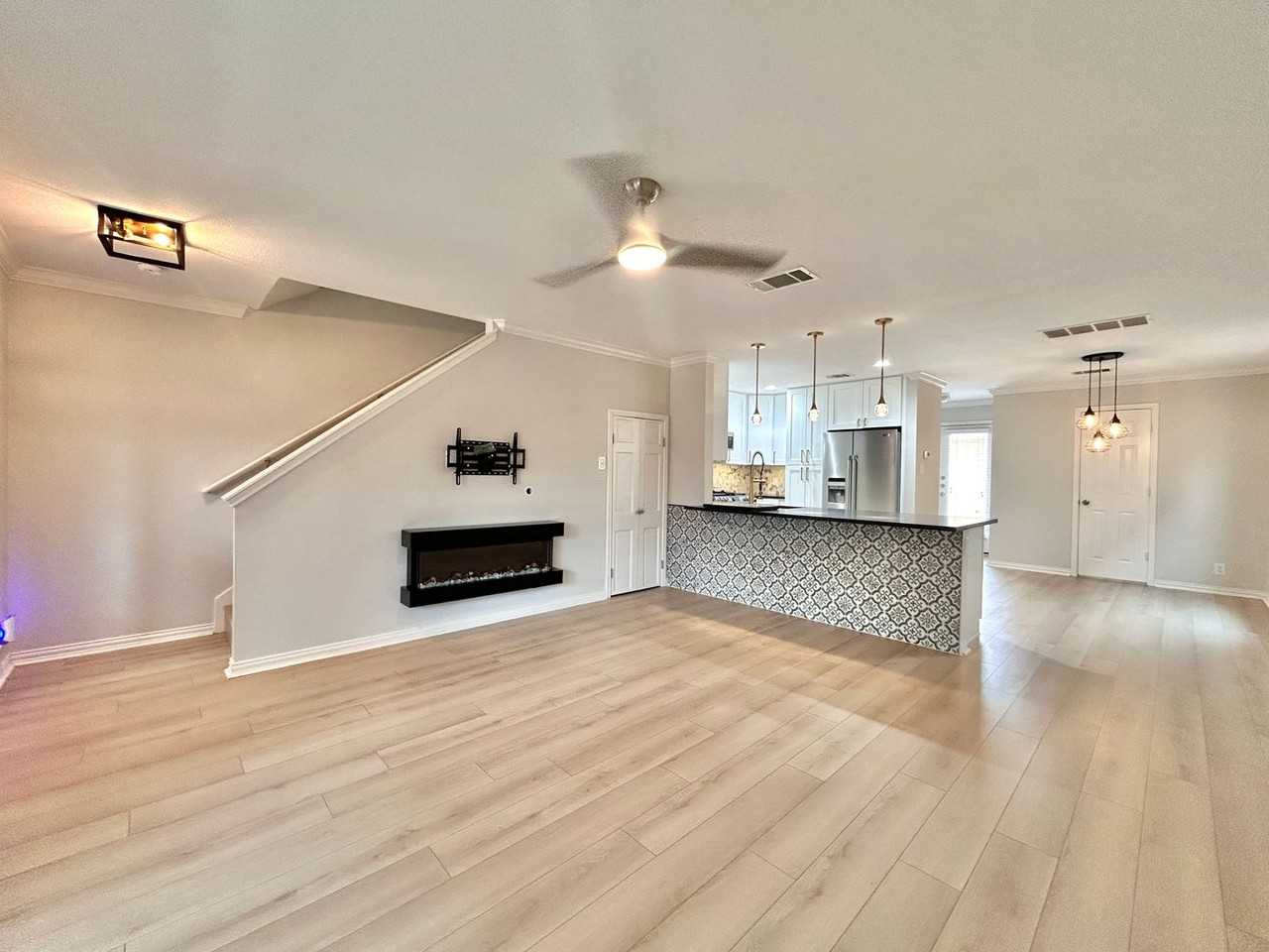 609 N Cascades Ave #1 - Photo 7 of 31