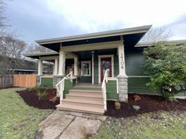 featured image of 1704 Applegate St