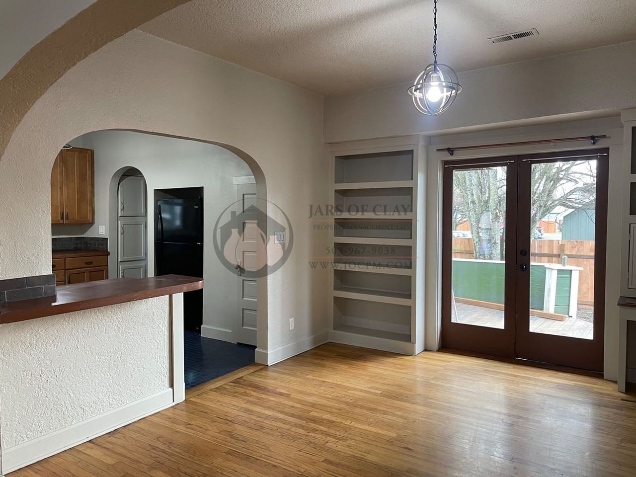 1704 Applegate St - Photo 7 of 20