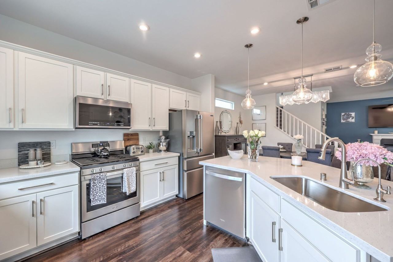 10643 Sariah Skye Ave - Photo 2 of 50