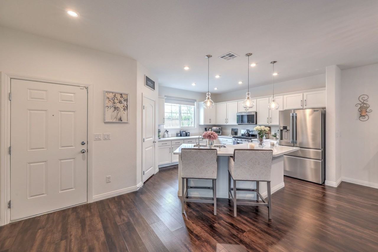 10643 Sariah Skye Ave - Photo 6 of 50