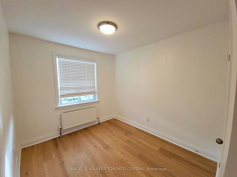 20 Norris Crescent - Photo 5 of 8