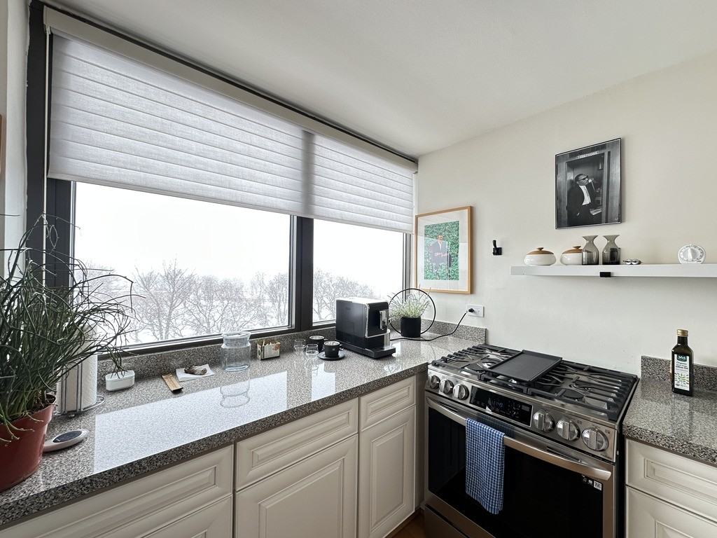 6701 S Crandon Ave #8B - Photo 4 of 21