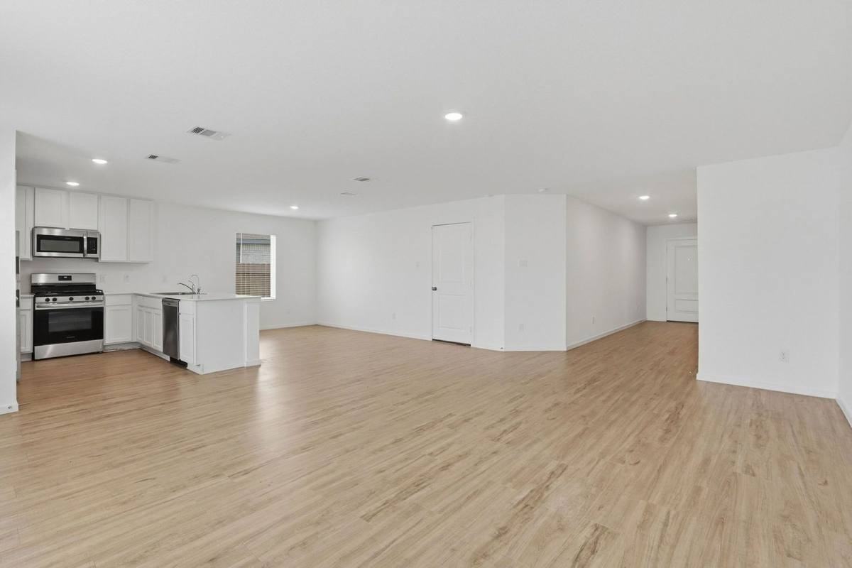 21006 Longwitton Ln - Photo 6 of 10