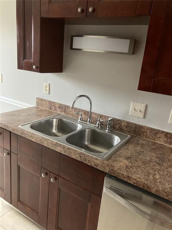 925 Mill Stone Dr - Photo 4 of 26