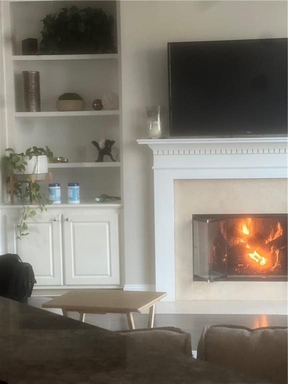 608 Maple Grove Way - Photo 6 of 8