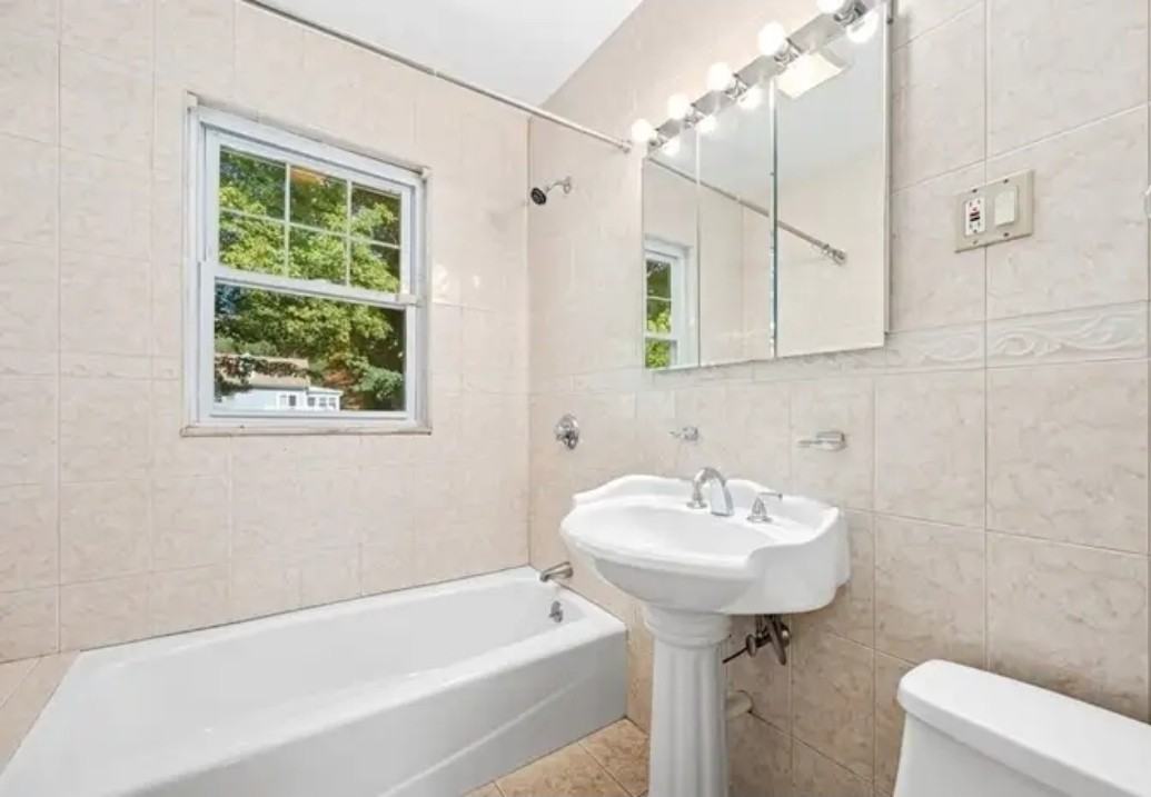 612 Grove St #2 - Photo 2 of 10