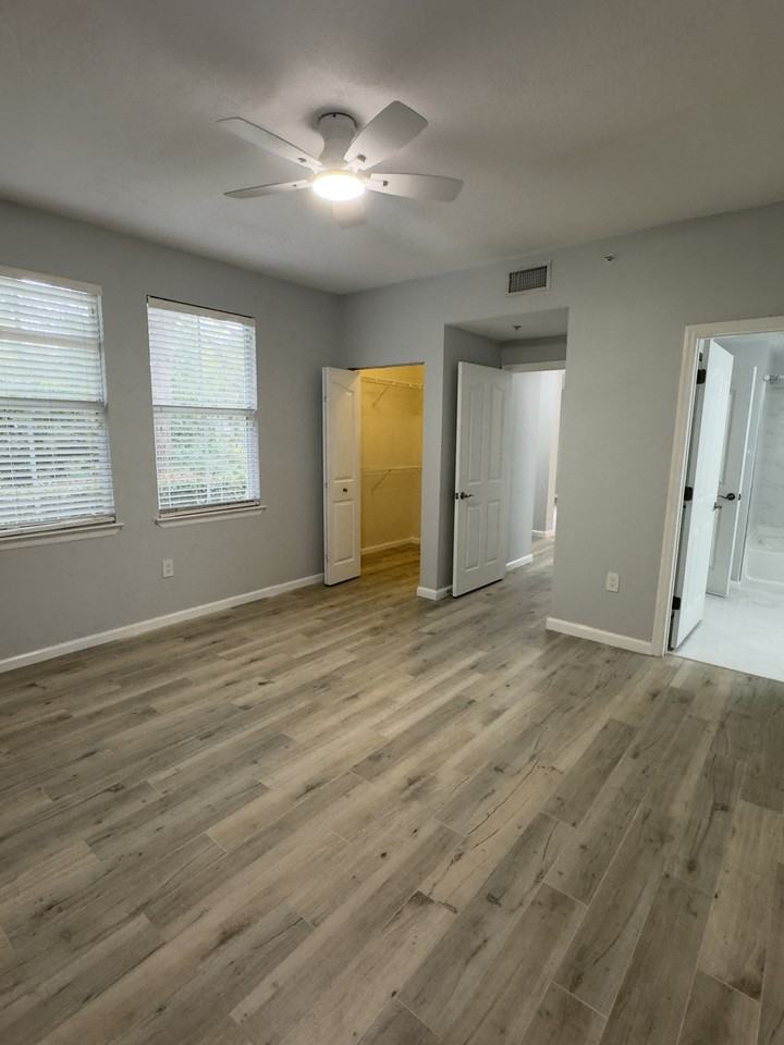 2042 Alta Meadows Ln #1712 - Photo 6 of 13