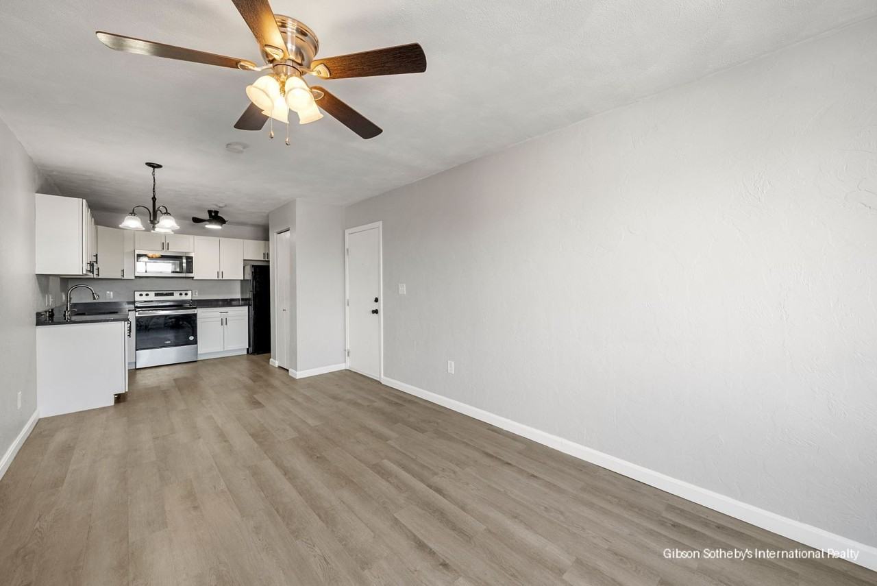 22 Irving St #15 - Photo 5 of 25