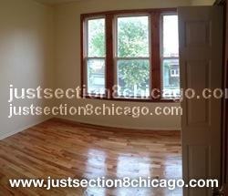 4948 W Walton St #1 - Photo 3 of 4