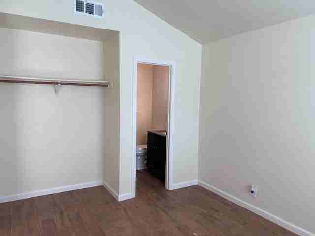 304 Bush St - Photo 5 of 25