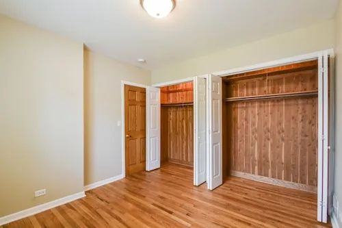 1542 Boeger Ave - Photo 3 of 8