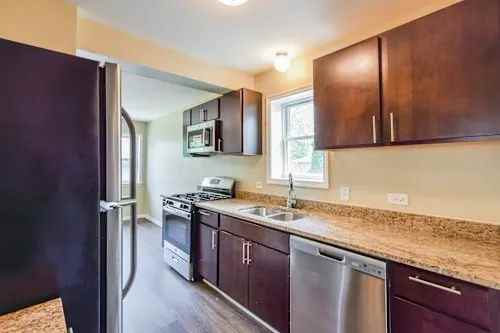 1542 Boeger Ave - Photo 4 of 8