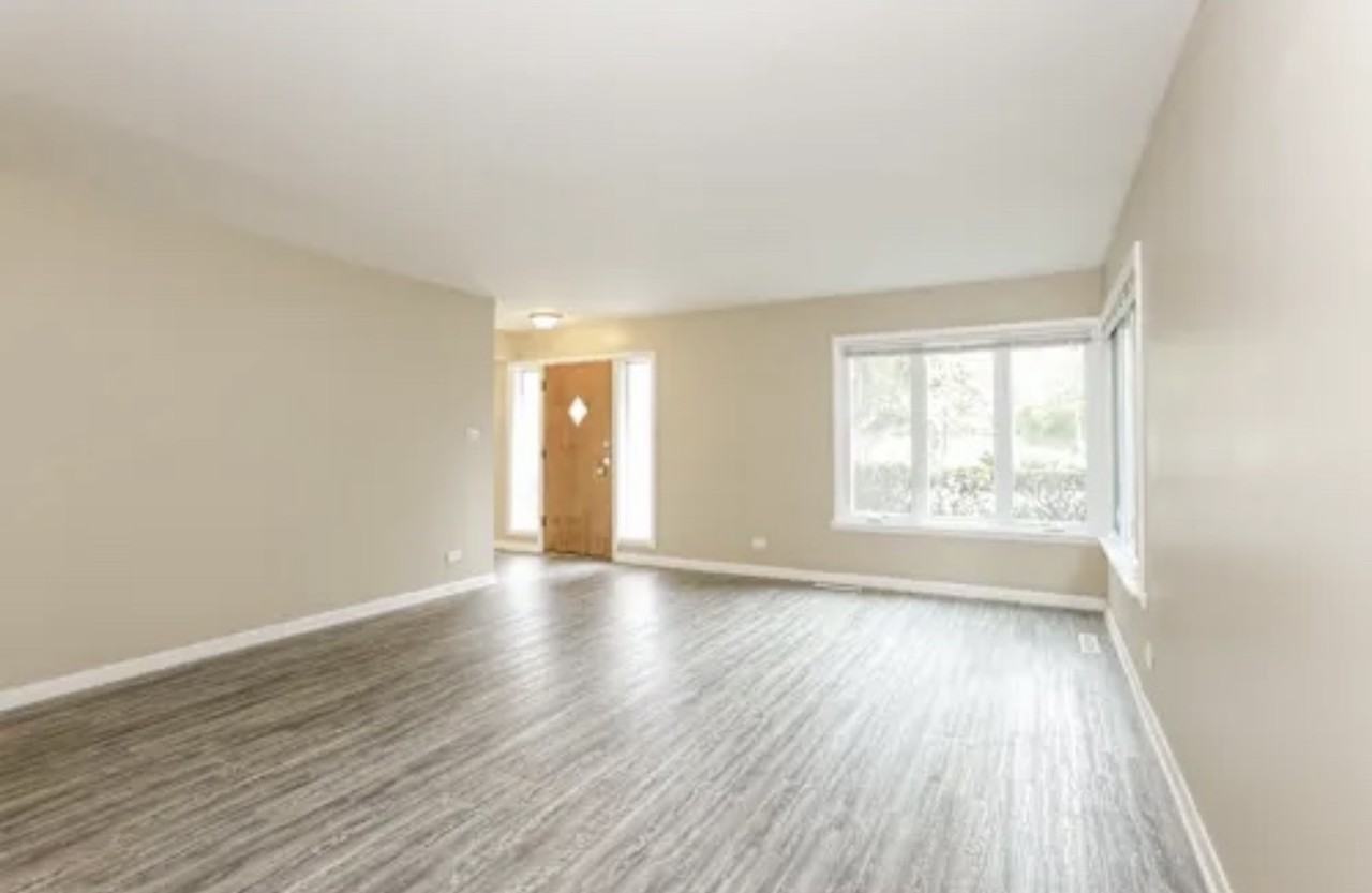 1461 Deerfield Rd - Photo 3 of 7