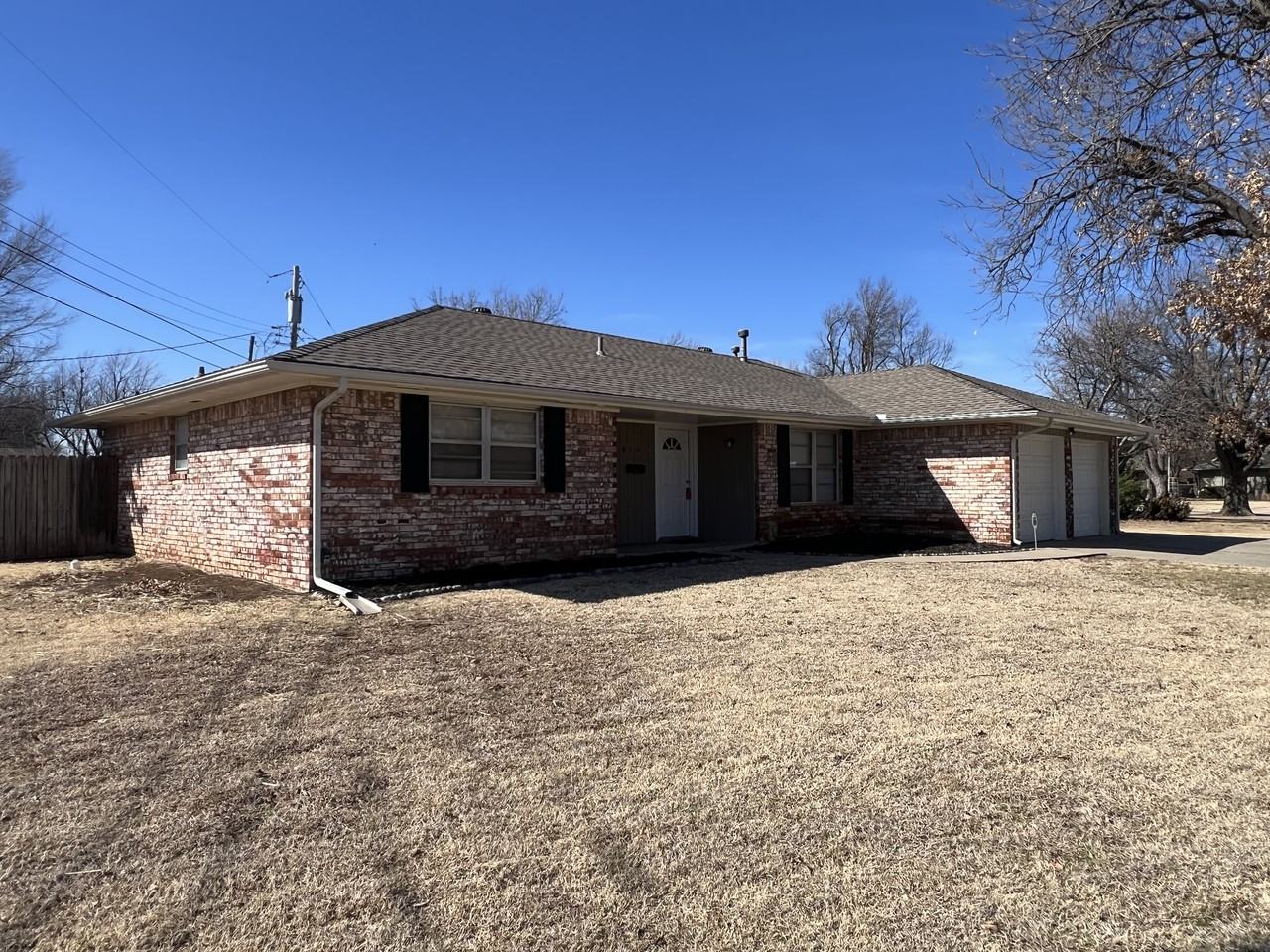 8105 W Lakeshore Dr - Photo 2 of 17