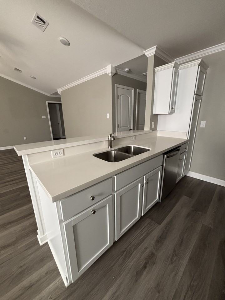 10 Jennifer Cv - Photo 6 of 16