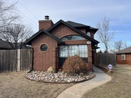 featured image of 805 Woodward Ave