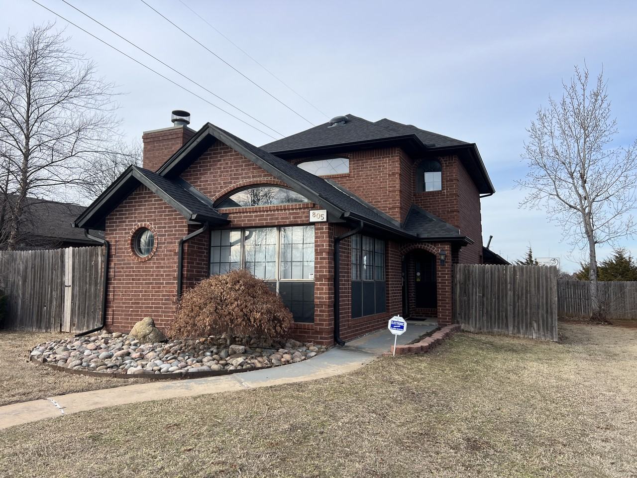 805 Woodward Ave - Photo 2 of 14