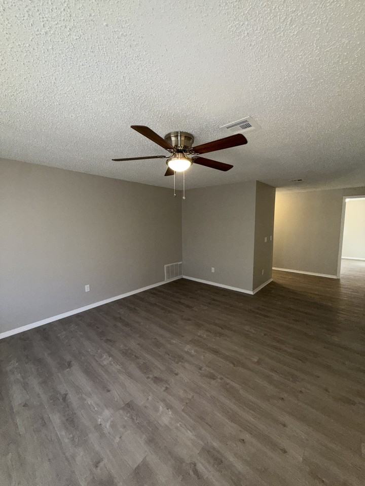 341 Nw 91st St - Photo 3 of 13