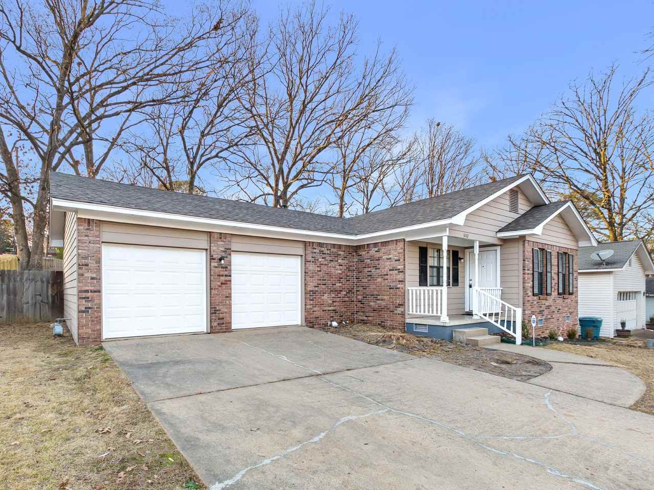 602 Timber Hill Dr - Photo 2 of 17