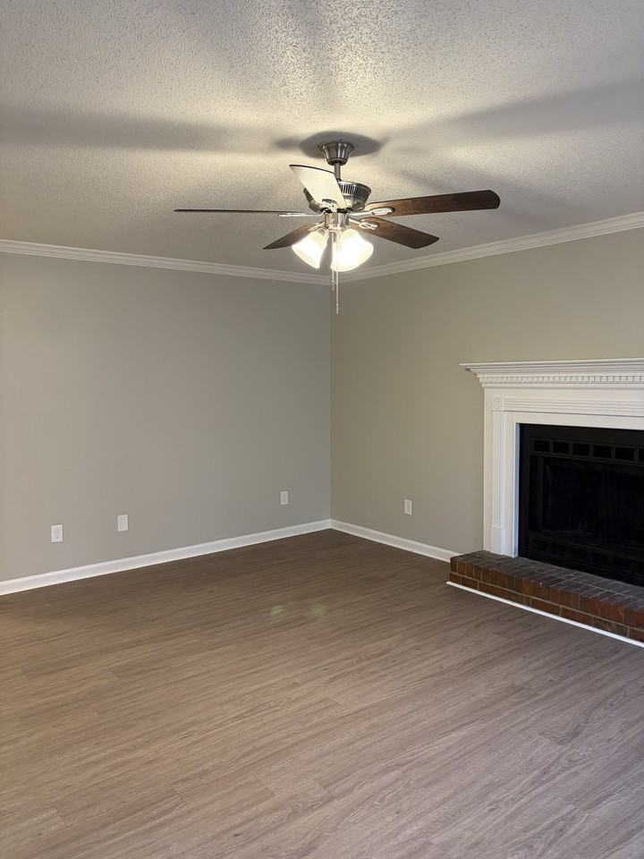 602 Timber Hill Dr - Photo 3 of 17