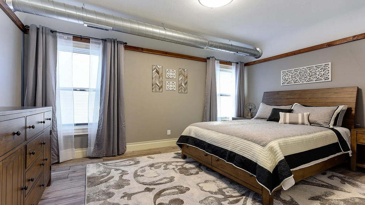 1802 11th Ave S - Photo 4 of 8