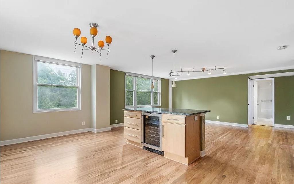 1101 Saint Paul St - Photo 7 of 7