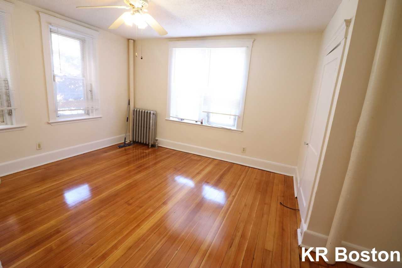 Barrows St #1 - Photo 2 of 14