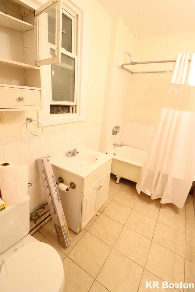 Barrows St #1 - Photo 7 of 14