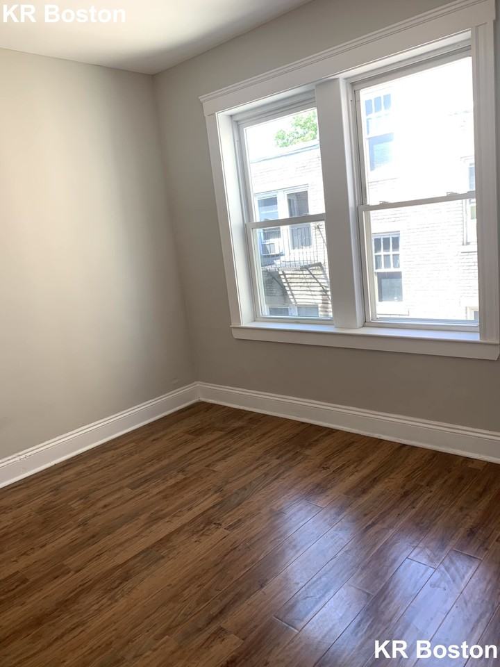 Commonwealth Ave #23 - Photo 5 of 36