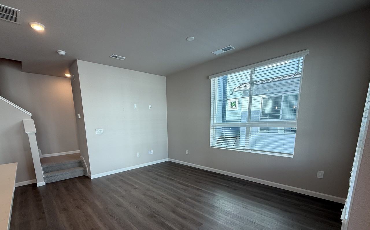 10648 Eulcase Hts - Photo 2 of 10