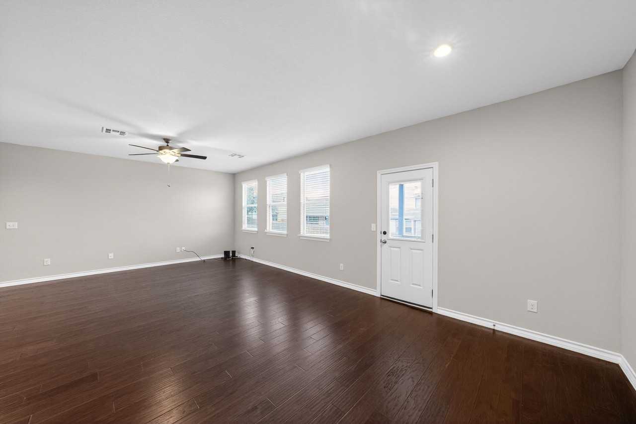 161 Flexus Ln - Photo 4 of 21