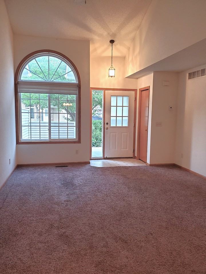 1902 Aster Bay - Photo 4 of 11