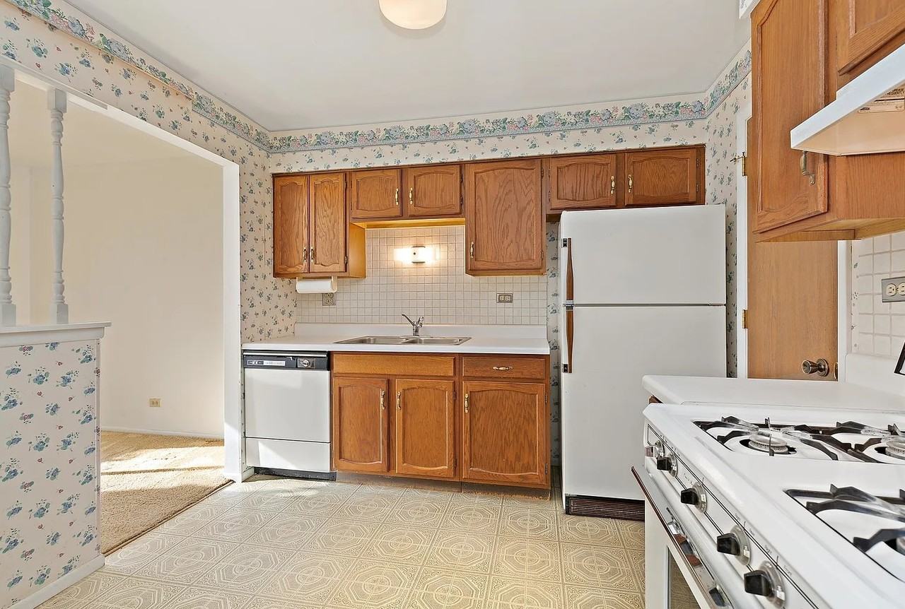 609 Berkley Ct #X1 - Photo 4 of 12