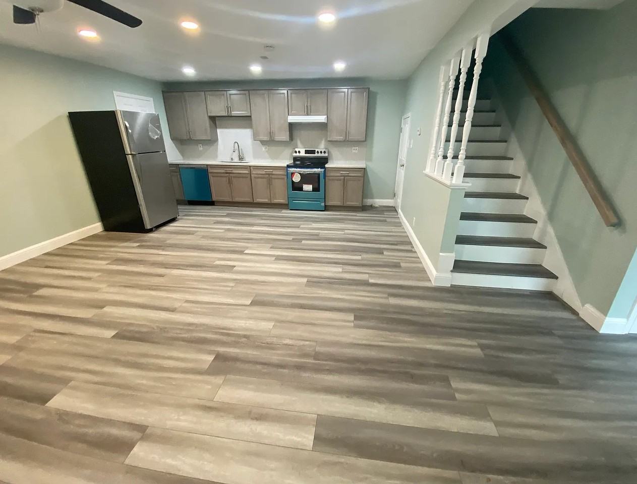 1362 Del Rio Cir #B - Photo 2 of 7