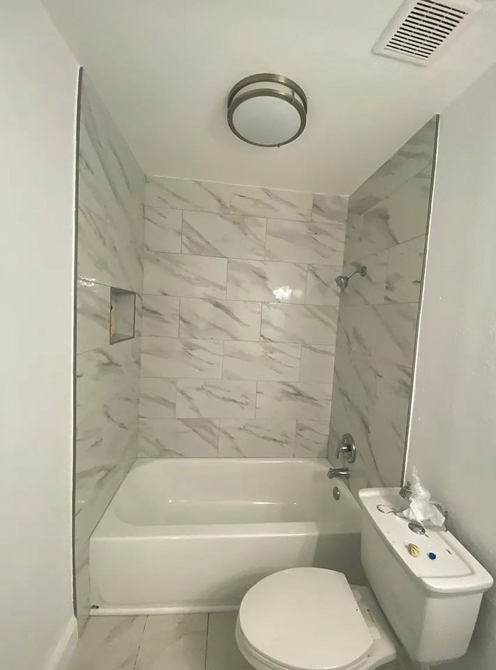 1362 Del Rio Cir #B - Photo 4 of 7