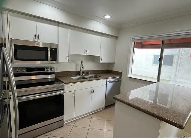 18656 Collins St #5 - Photo 4 of 20